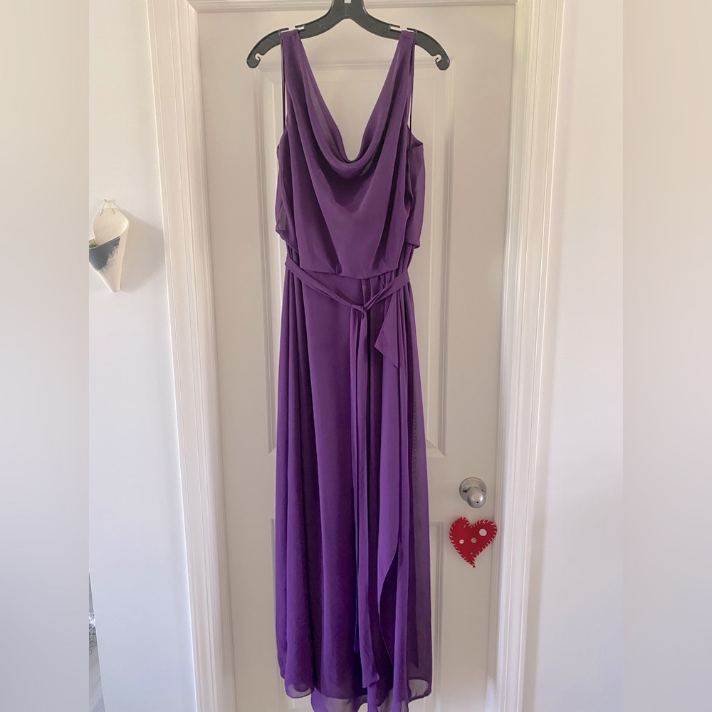 Absolutely stunning formal dress!